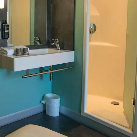 Ibis Budget Porte De Genève Hotel 2*