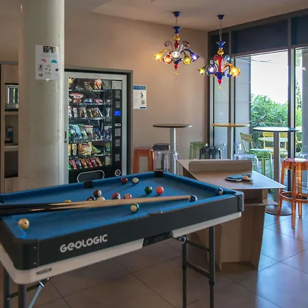 Hotel Ibis Budget Porte De Geneve 2*