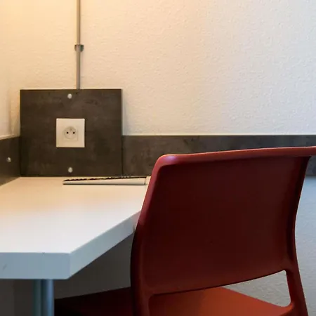 Ibis Budget Porte De Genève 2*
